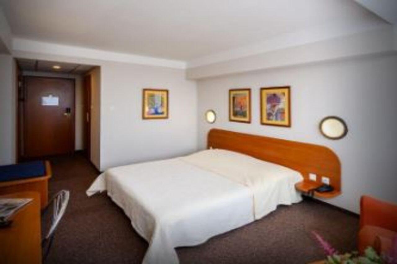 Hotel Lux Banská Bystrica Extérieur photo