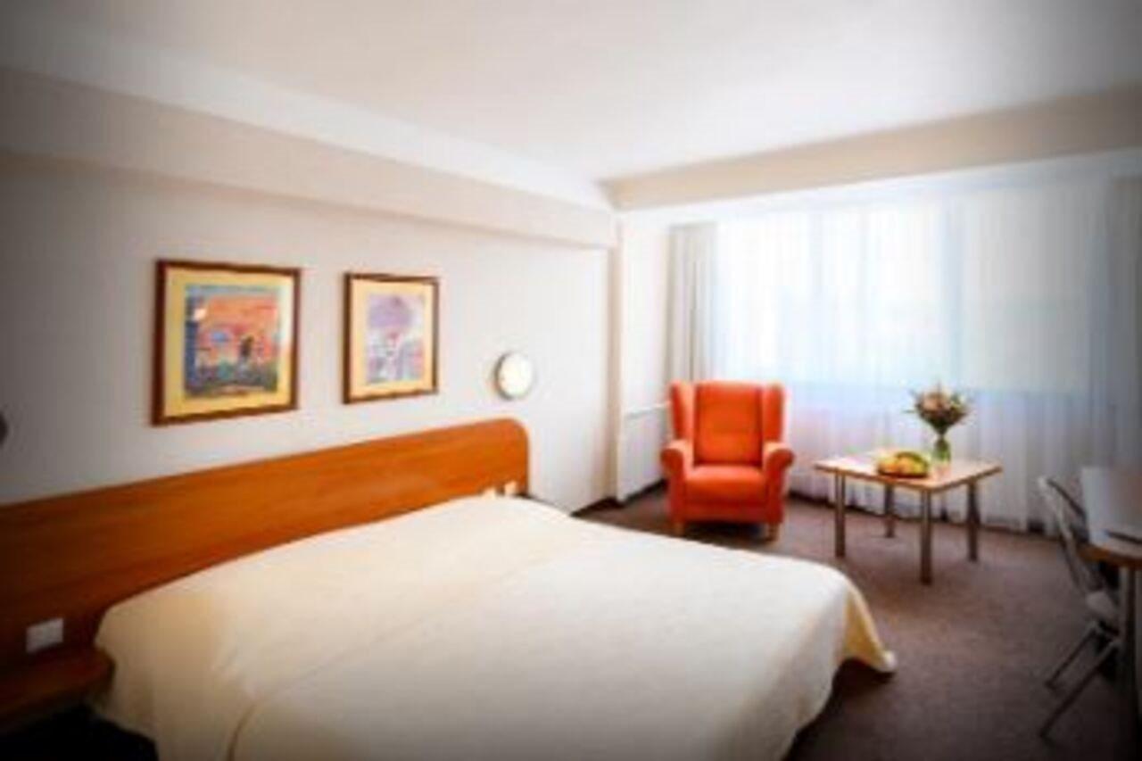 Hotel Lux Banská Bystrica Extérieur photo