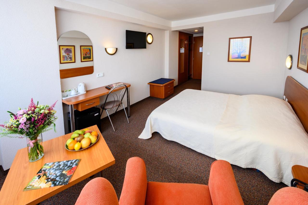 Hotel Lux Banská Bystrica Extérieur photo