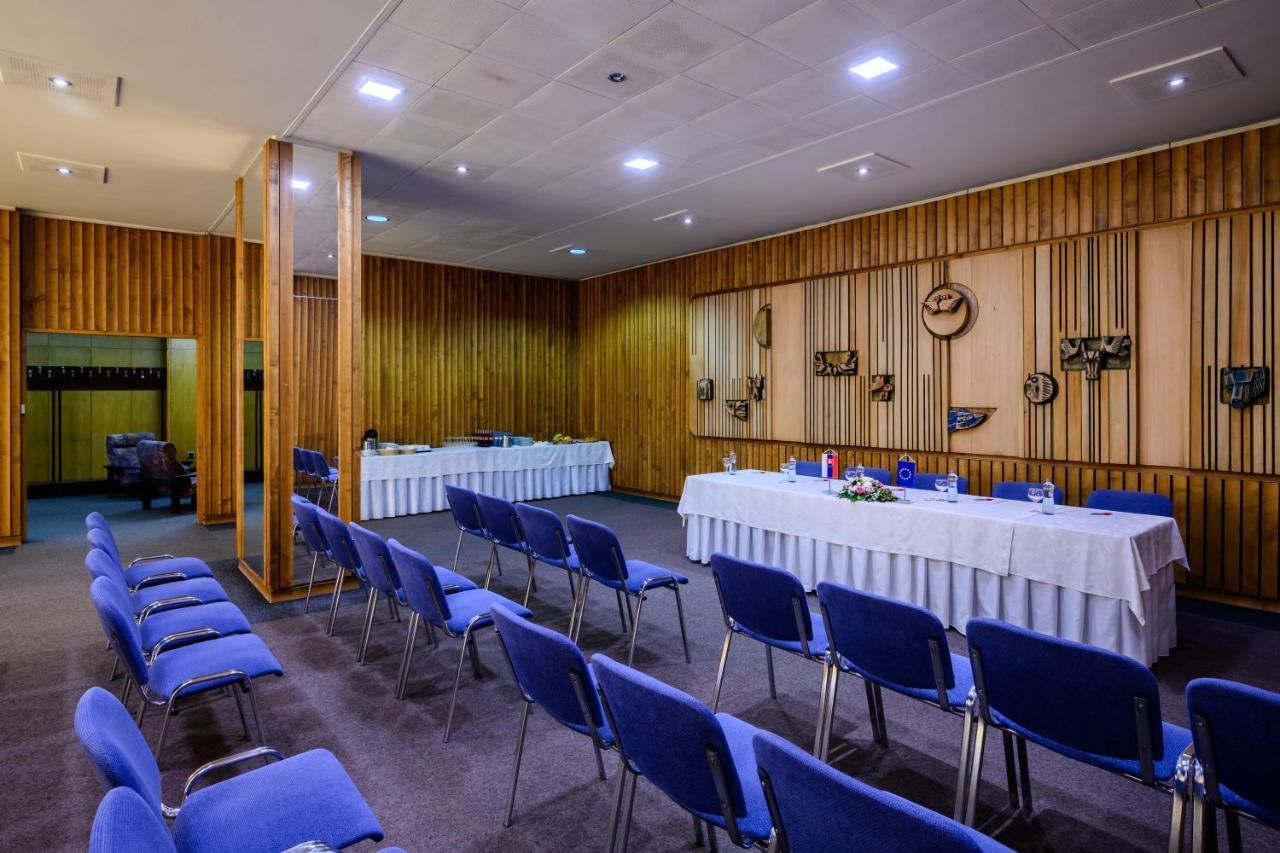 Hotel Lux Banská Bystrica Extérieur photo