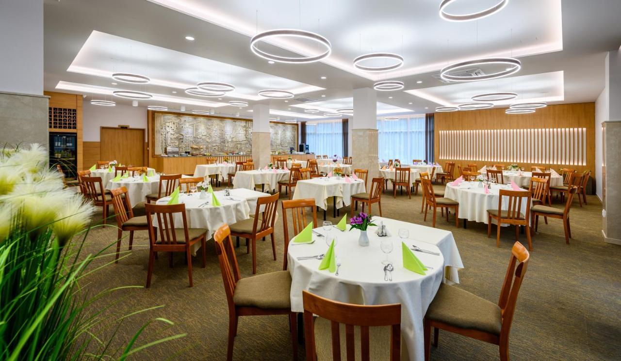 Hotel Lux Banská Bystrica Extérieur photo