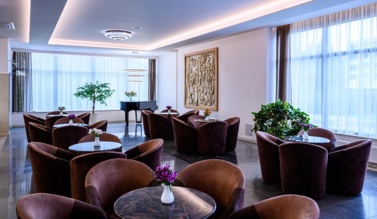 Hotel Lux Banská Bystrica Extérieur photo